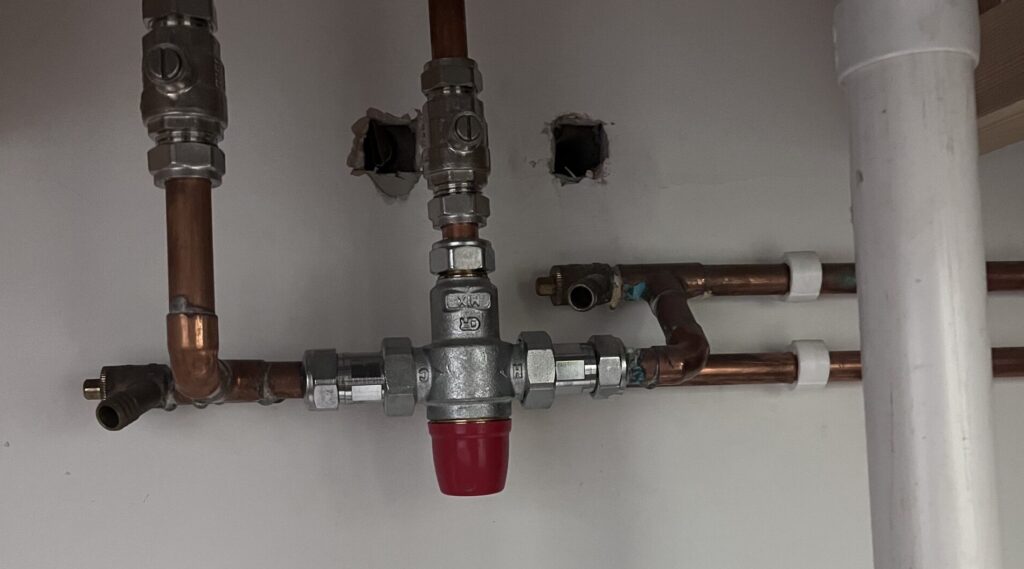 Blog - What is a thermostatic mixing valve?